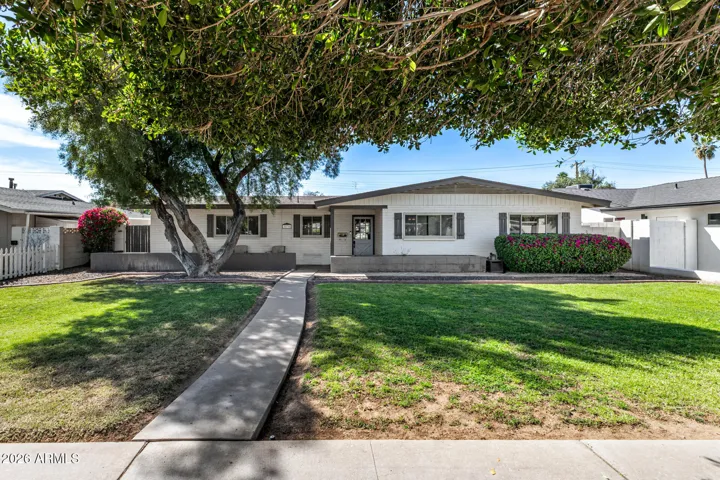 Traditional Ranch On Spacious Arcadia Lot