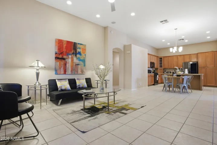 Open plan great for entertaining!