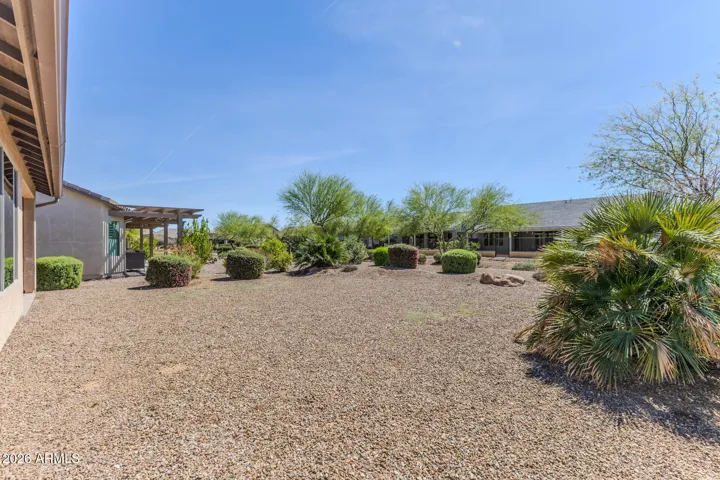 South Facing Backyard, perfect for snowbirds too!