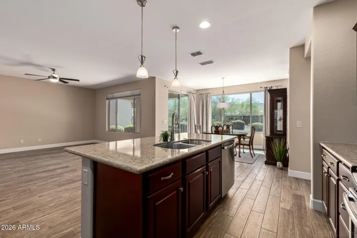 Eat-In Kitchen