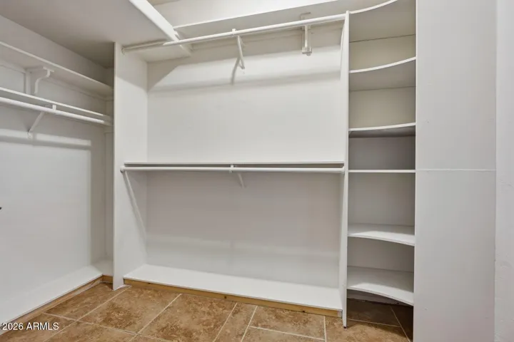 2 walk-in closet in Primary