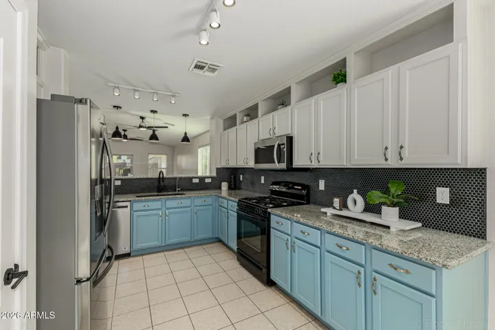 Open kitchen w/ added storage