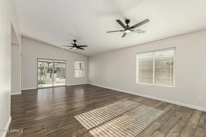 Great room w/ vaulted ceilings