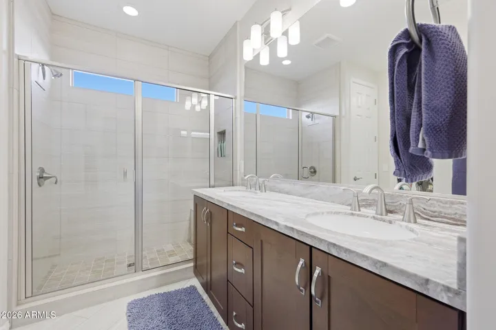Ensuite with dual sinks and upgraded granite