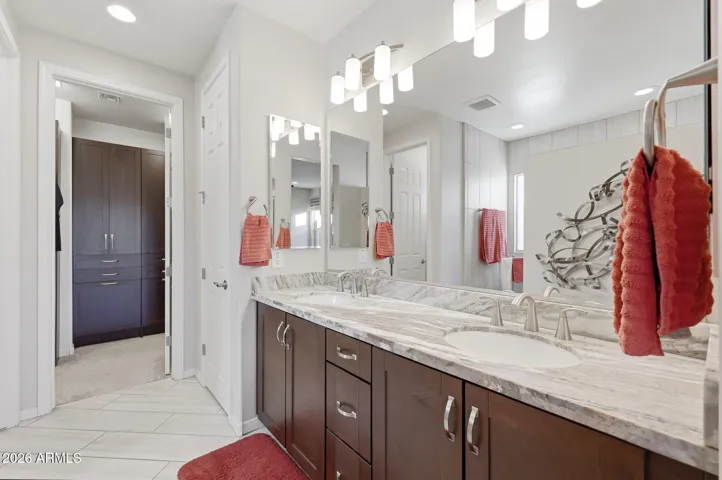 Primary bath with upgraded granite