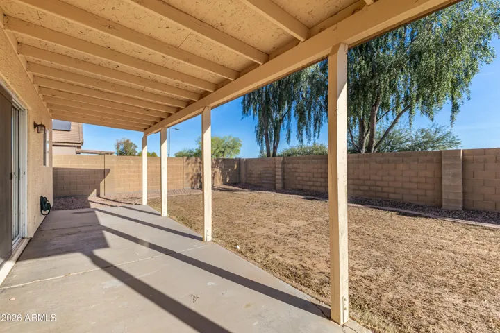 Covered patio. No neighbors directy behind.