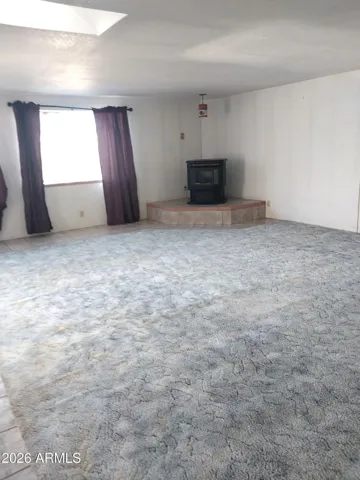 Huge AZ room w/pellet stove