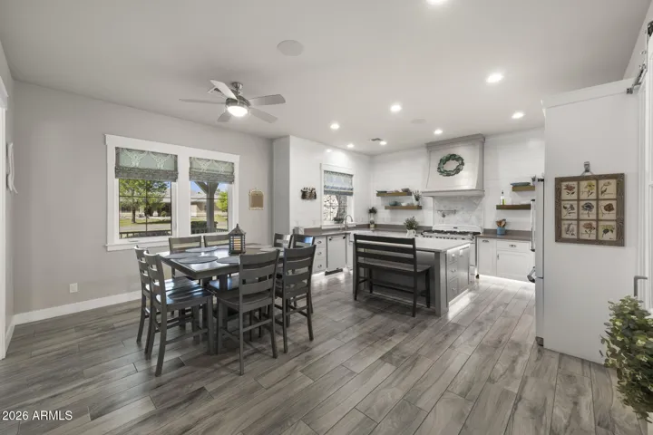 eat in kitchen