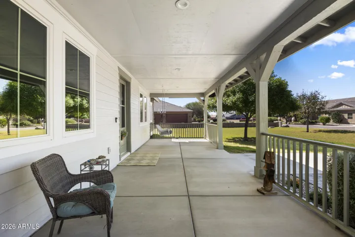 additional front porch photo, facing south