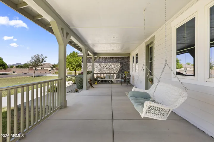additional front porch photo, facing north