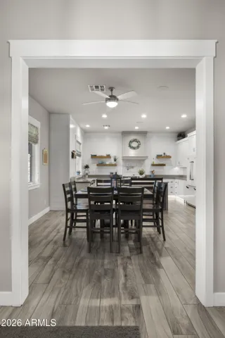eat in kitchen