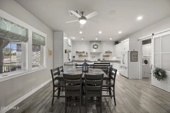 eat in kitchen