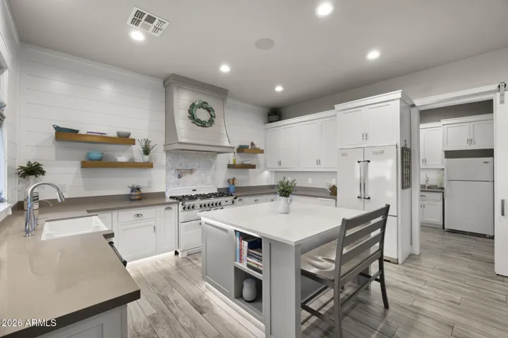 additional kitchen photo