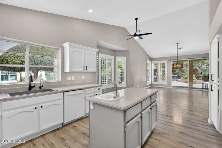 Kitchen and Breakfast Area