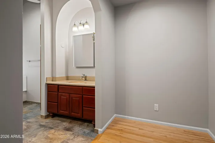 Dressing area leading to ensuite