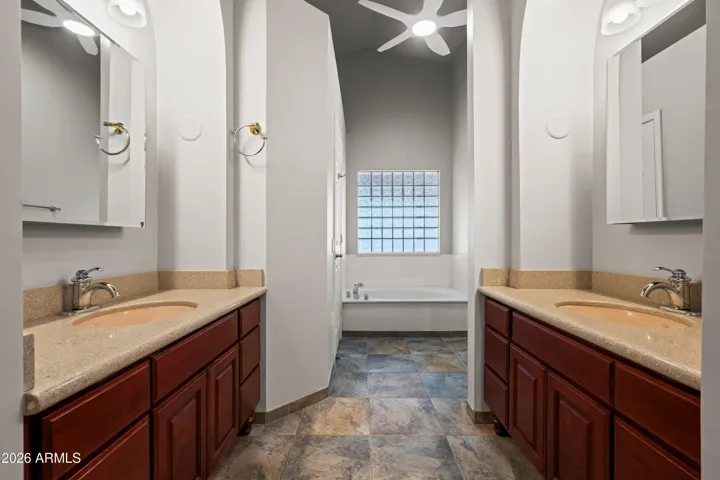 Dual sinks, separate tub and shower