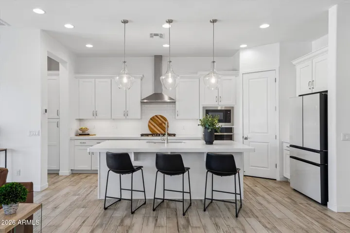 Beautiful kitchen with 3 cm Quartz for luxury feel!
