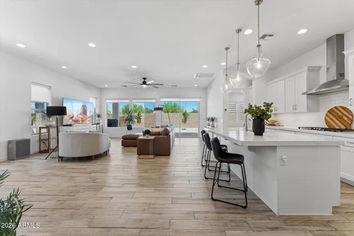 Large Open-Concept Greatroom