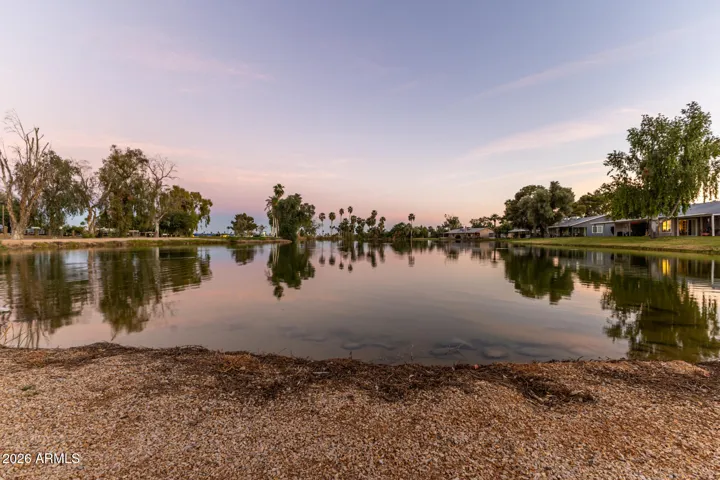 Ahwatukee Foothills Golf Course (runs through community)
