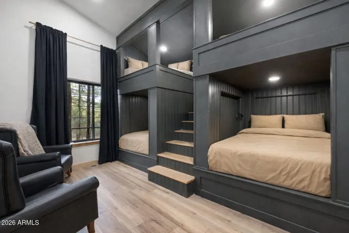4 Full size bed bunk room