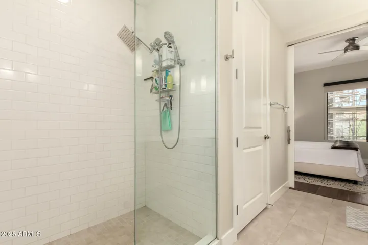 Large Primary shower