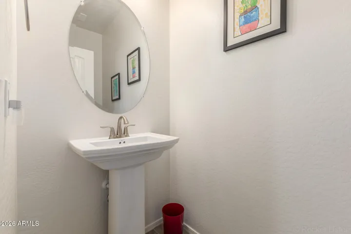 1/2 Bath