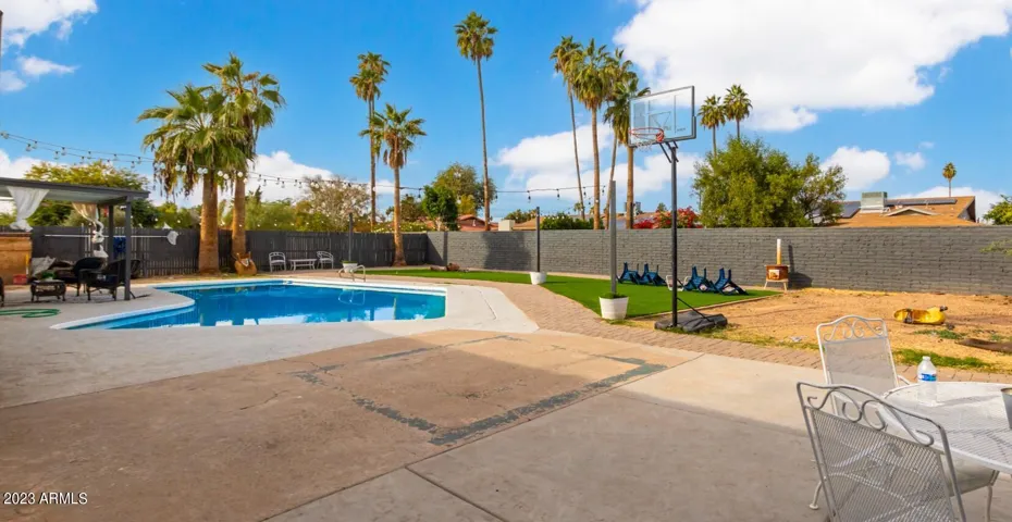 Backyard/Pool