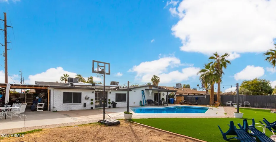 Backyard/Pool