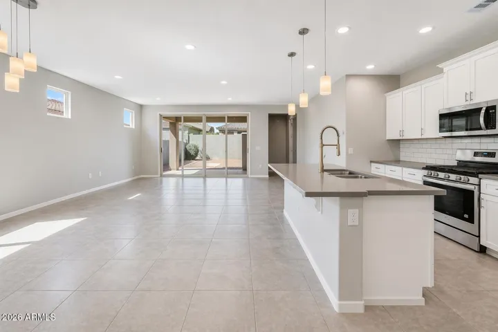 Tall ceilings feels high end!