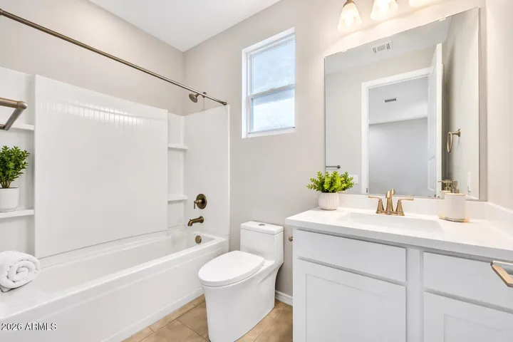 Easy clean toilet!!