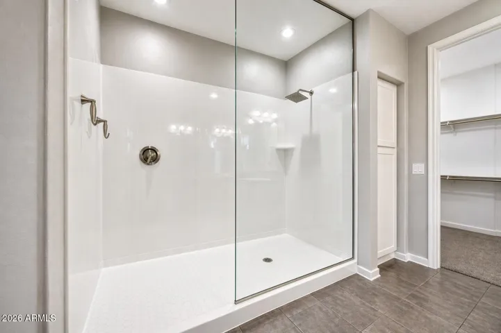 AMAZING huge bathroom!!! wow