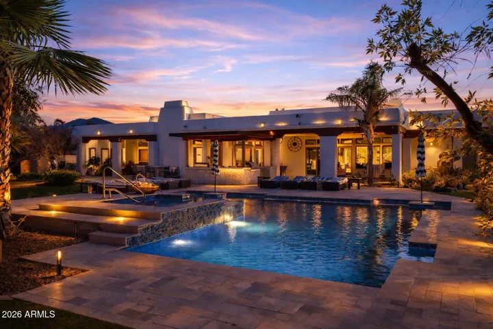 Resort-style pool and spa set against sweeping mountain views—an entertainer’s dream with expansive space, total privacy, and the perfect backdrop for both lively gatherings and quiet desert evenings.