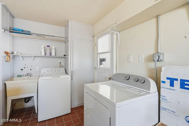 Extra sink.