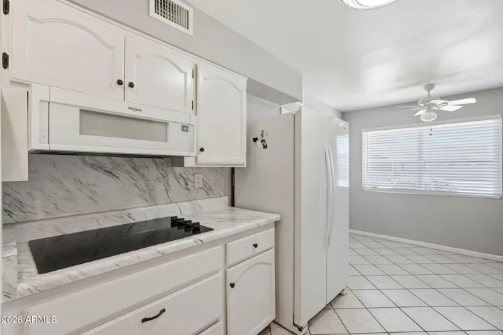 Looking toward breakfast nook.