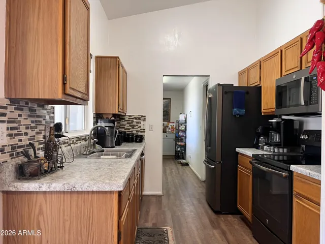 REFRIGERATOR INCLUDED