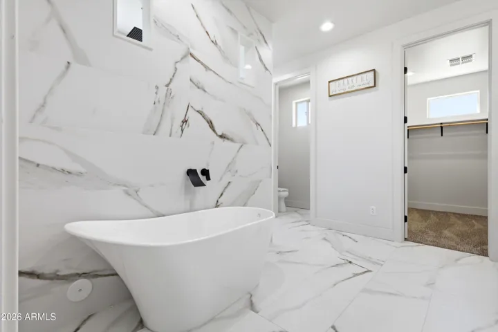 Primary bath