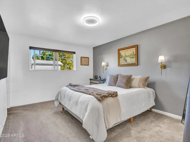 En-suite primary with walk in closet