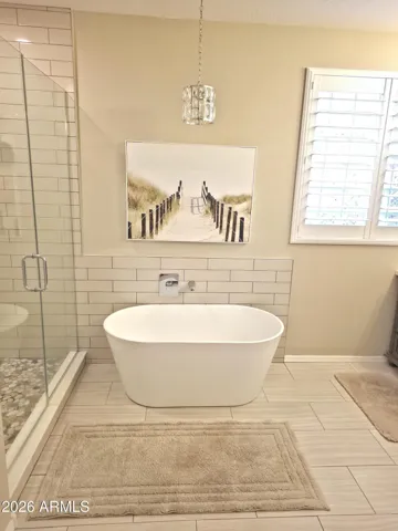 Tub with chandelier