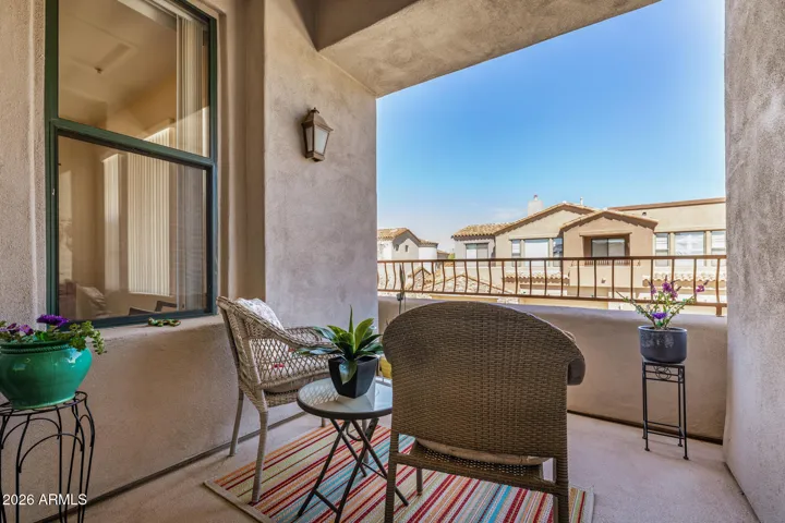 covered balcony off great room