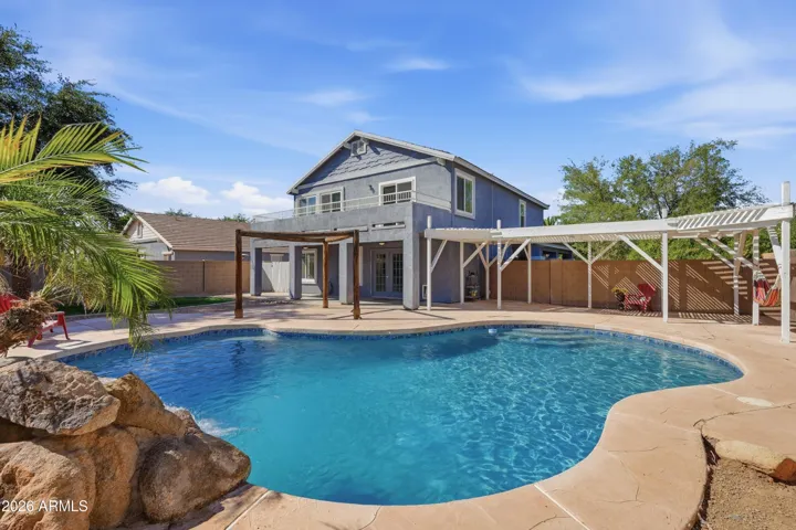 VIEW OF THE BACKYARD