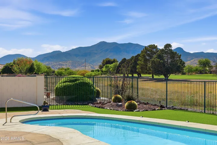 Private Pool & Amazing Mountain view