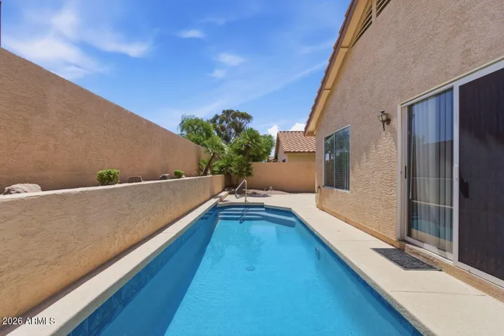 Pebble-tek lap pool 2026