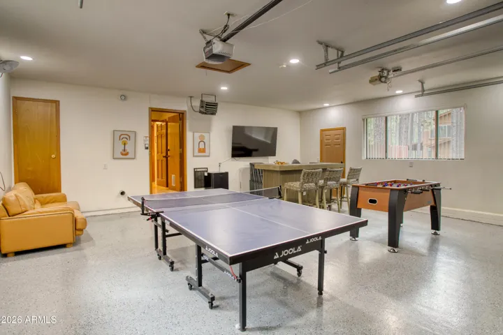 Garage/Game Room