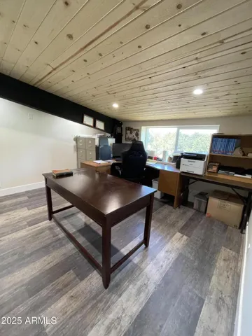 /Bedroom