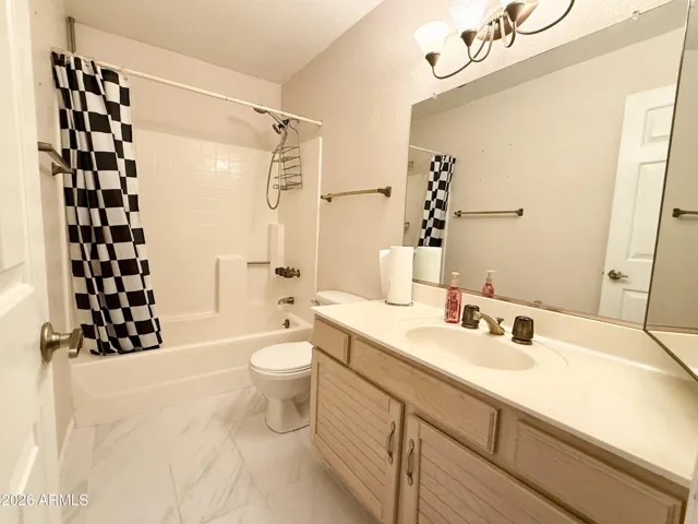 UPSTAIRS BATHROOM