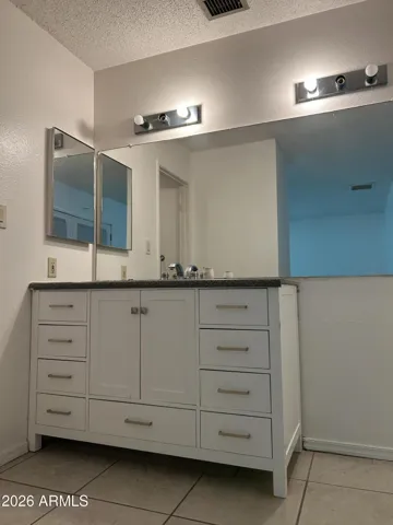 Main House - Primary Bathroom