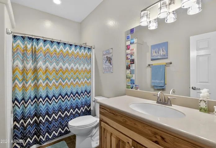 bathroom shared for bedroom 3 and 4