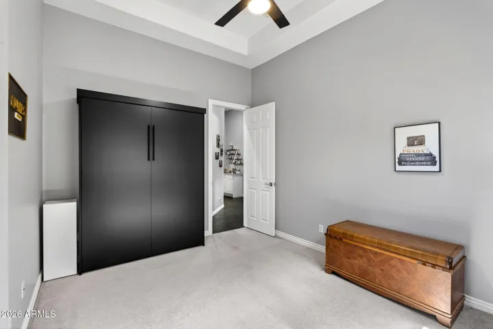 Murphy bed conveys!