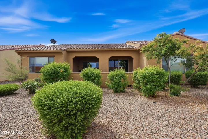 The landscaping is taken care of by the HOA