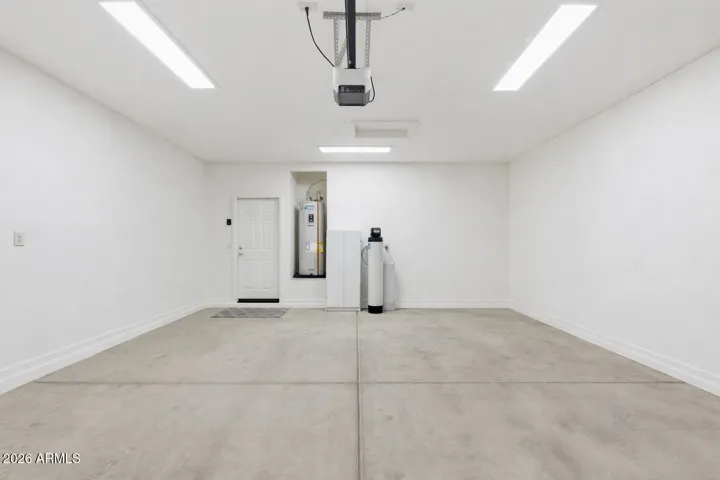 2 car garage w/water softener installed